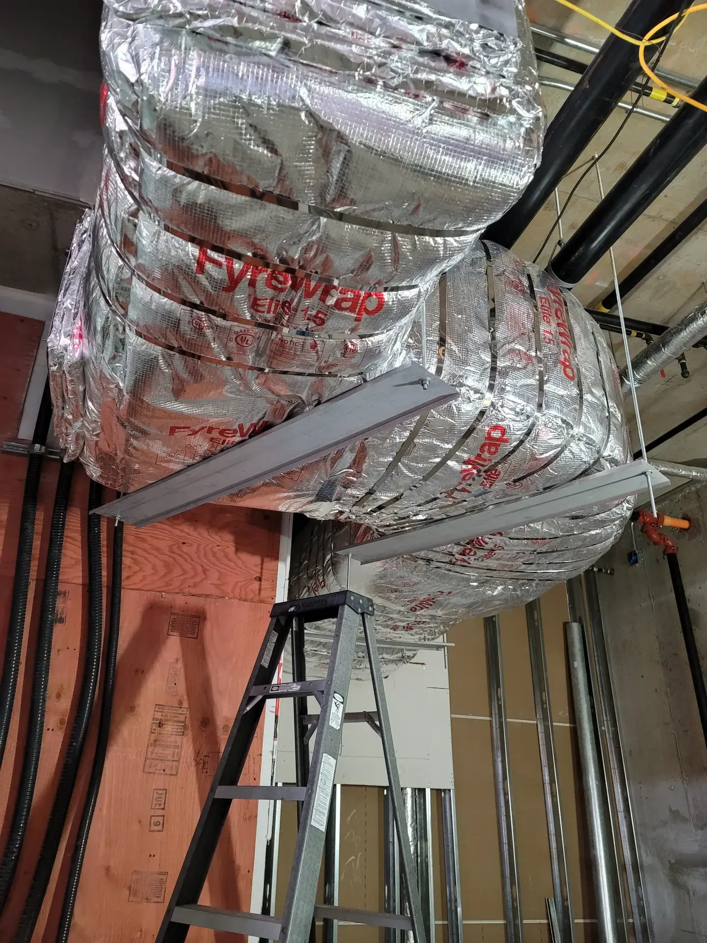 Fyrerap elite round duct corridor